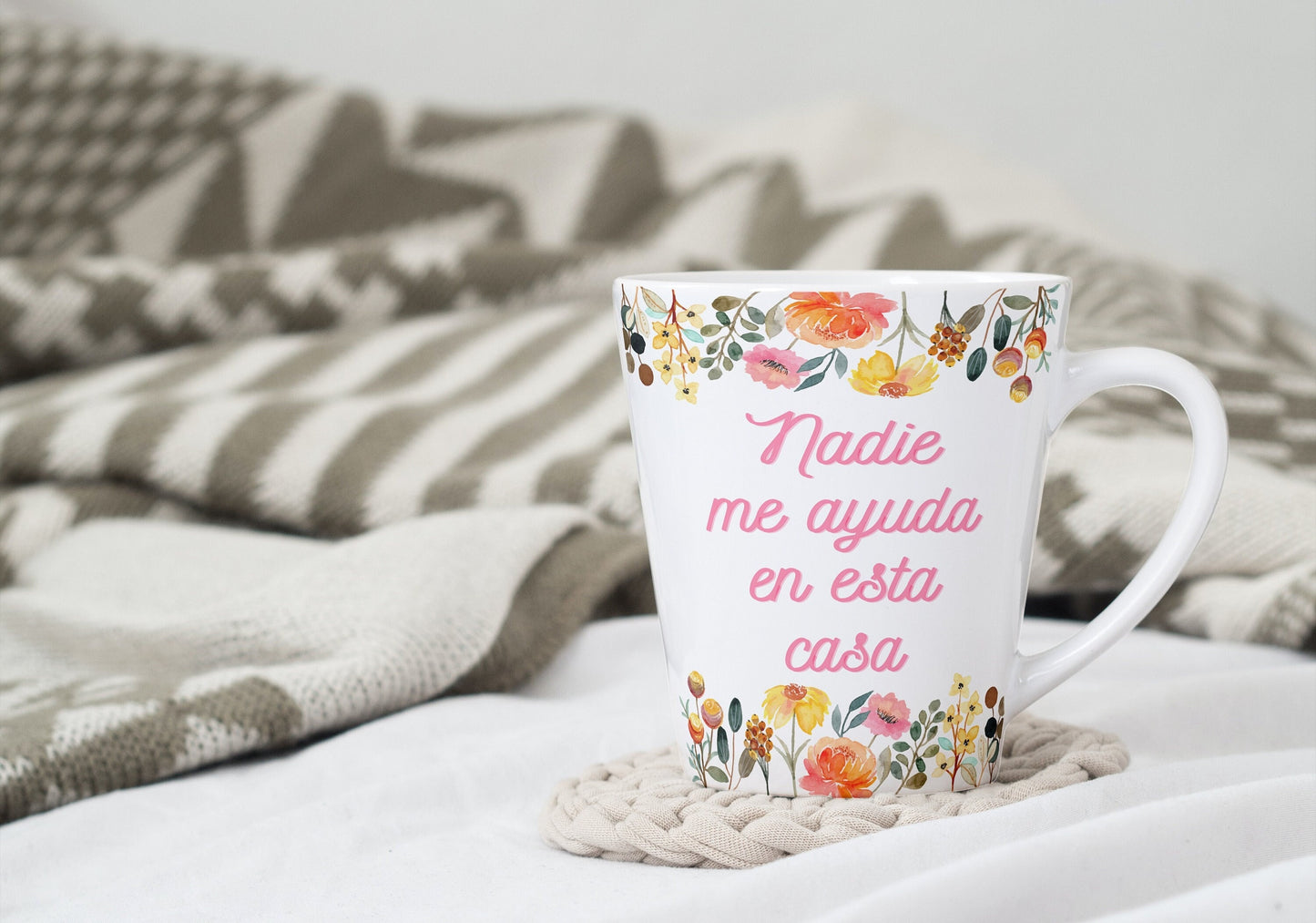 Nadie me ayuda en esta casa Spanish Mom Gift Latte Mug | Mothers Day Funny Gift for Mom, Spanglish, Latino, Hispanic, Caribbean, PR